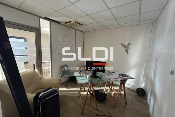 Bureaux A LOUER - LIMAS - 617 m²