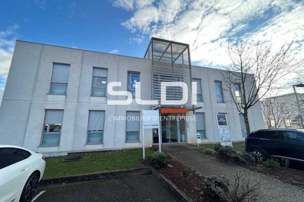 Bureaux A LOUER - LIMAS - 210 m²