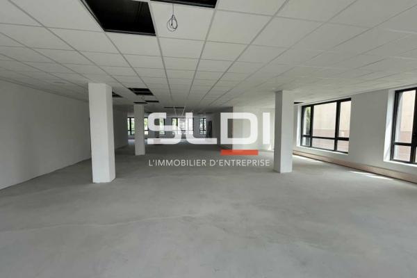 Bureaux A VENDRE OU A LOUER - VENISSIEUX - 700 m²