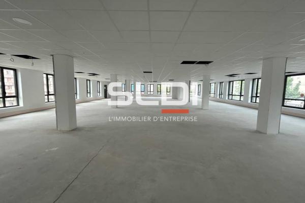 Bureaux A VENDRE OU A LOUER - VENISSIEUX - 700 m²
