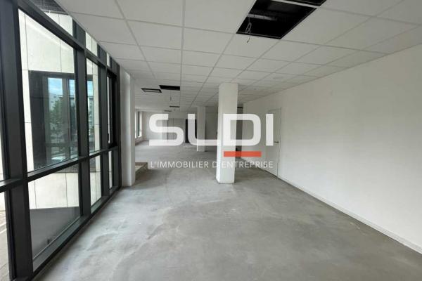 Bureaux A VENDRE OU A LOUER - VENISSIEUX - 700 m²