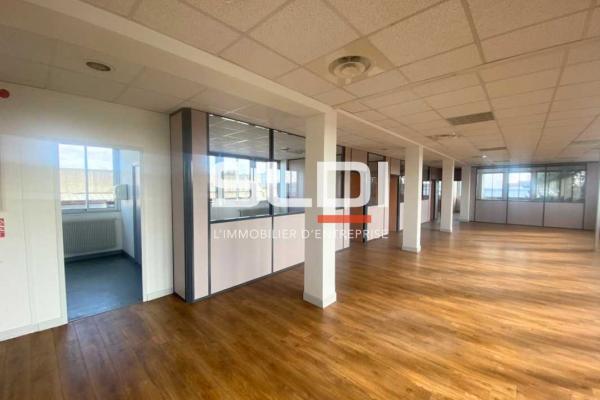 Bureaux A LOUER - SAINT PRIEST - 241 m²