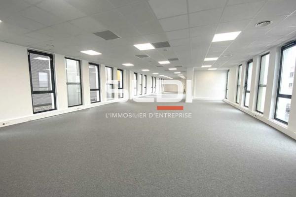 Bureaux A LOUER - VILLEURBANNE - 1 521 m²