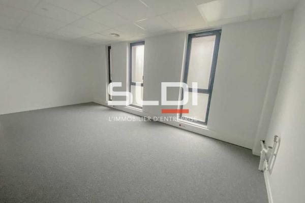 Bureaux A LOUER - VILLEURBANNE - 1 375 m²