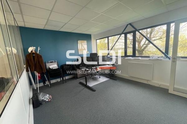 Locaux d'activités A LOUER - RILLIEUX LA PAPE - 473 m²