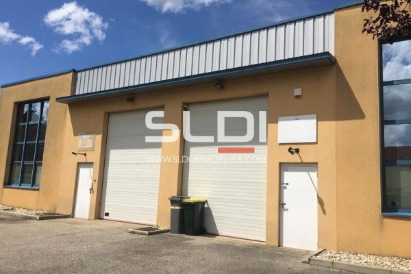 Locaux d'activités A LOUER - RILLIEUX LA PAPE - 270 m²