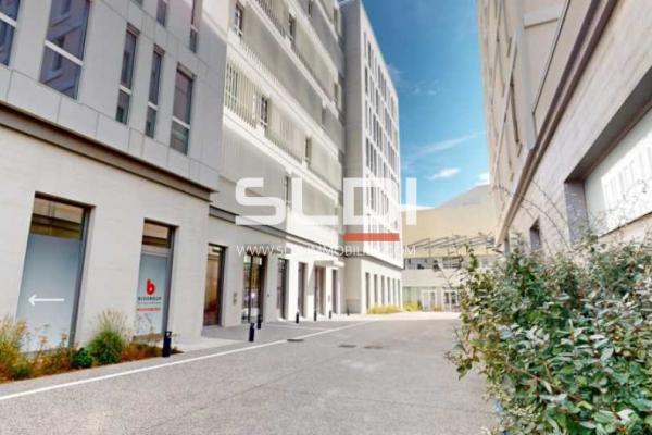 Bureaux A LOUER - DECINES CHARPIEU - 3 746 m²