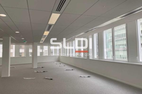 Bureaux A LOUER - VAULX EN VELIN - 913 m²