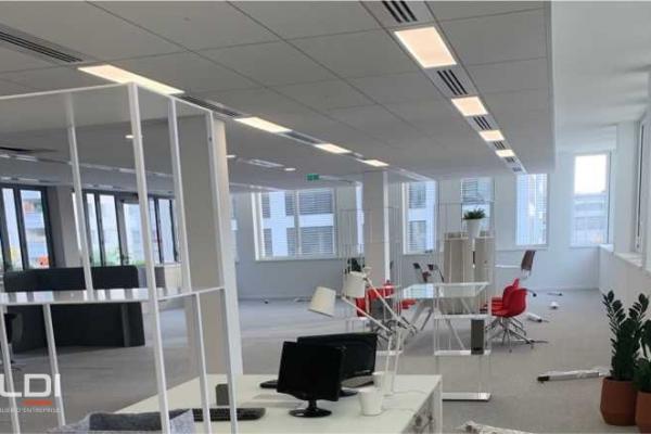 Bureaux A LOUER - VAULX EN VELIN - 913 m²