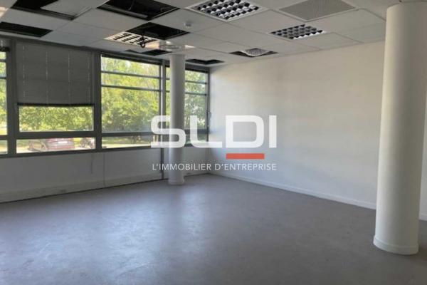 Bureaux A LOUER - SAINT PRIEST - 588 m²