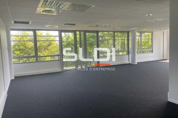 Bureaux A LOUER - SAINT PRIEST - 588 m²