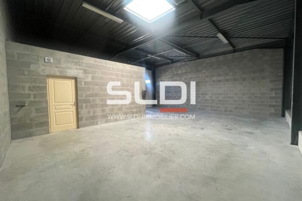 Locaux d'activités A LOUER - CHASSIEU - 297 m²