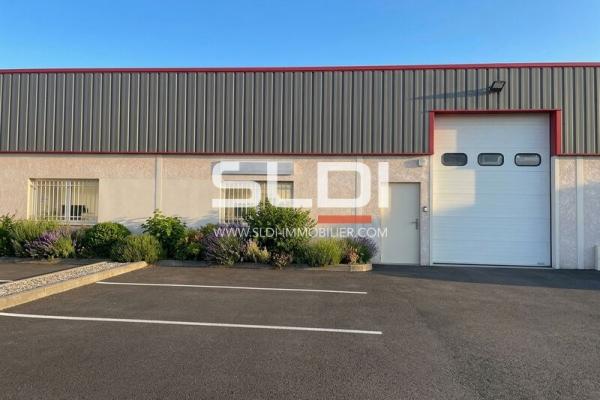 Locaux d'activités A LOUER - CHASSIEU - 297 m²