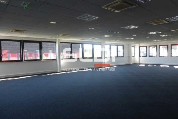 Bureaux A LOUER - SAINT PRIEST - 2 429 m²