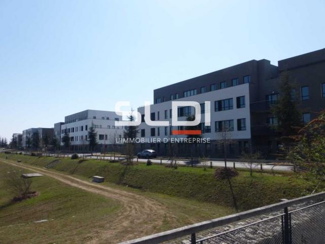 Bureaux A LOUER - GENAS - 792 m²