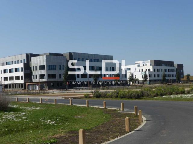 Bureaux A LOUER - GENAS - 792 m²