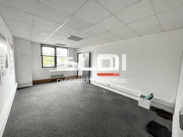 Locaux d'activités A LOUER - DARDILLY - 1 972 m²