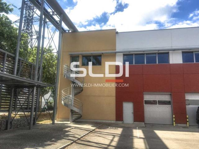 Locaux d'activités A LOUER - SAINT PRIEST - 4 309 m²
