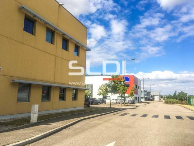 Locaux d'activités A LOUER - SAINT PRIEST - 4 309 m²