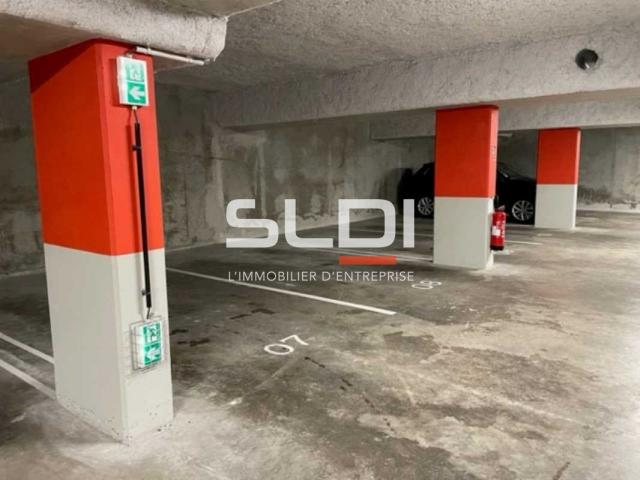 Bureaux A VENDRE OU A LOUER - VENISSIEUX - 2 354 m²