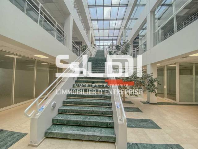 Bureaux A LOUER - BRON - 163 m²