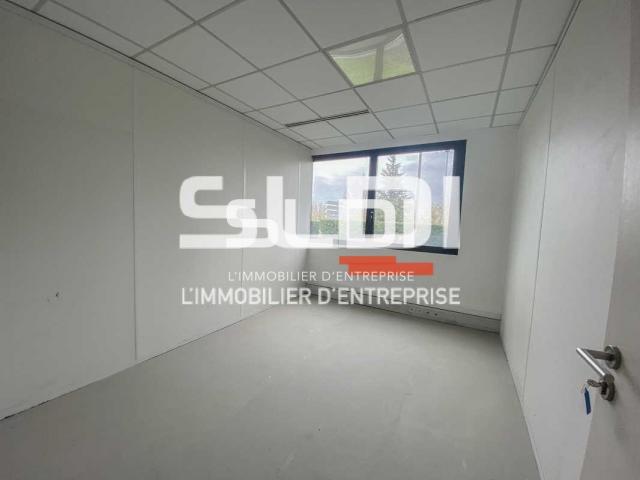 Bureaux A LOUER - BRON - 163 m²
