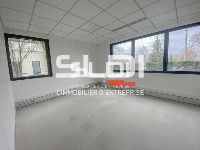 Bureaux A LOUER - BRON - 163 m²