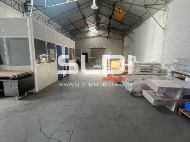 Locaux d'activités A LOUER - VENISSIEUX - 1 351 m²