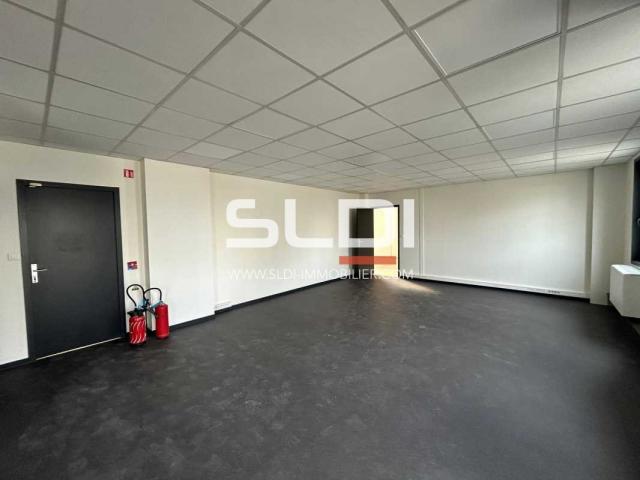 Locaux d'activités A LOUER - DARDILLY - 440 m²