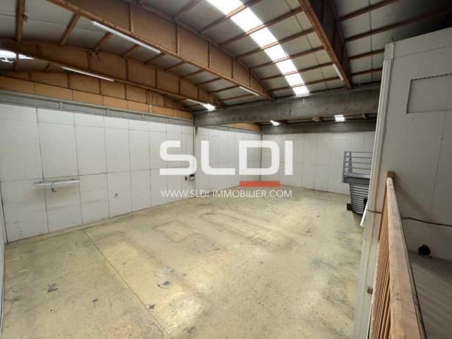 Locaux d'activités A LOUER - DARDILLY - 440 m²