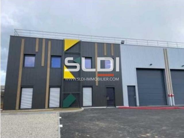 Locaux d'activités A LOUER - SAINT PRIEST - 355 m²