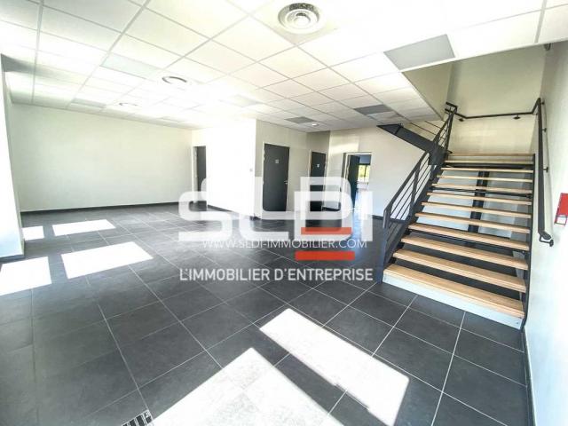 Locaux d'activités A LOUER - MEYZIEU - 1 531 m²