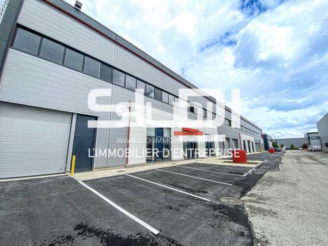 Locaux d'activités A LOUER - MEYZIEU - 1 531 m²