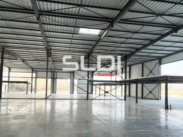 Locaux d'activités A LOUER - AMBERIEUX - 1 827 m²