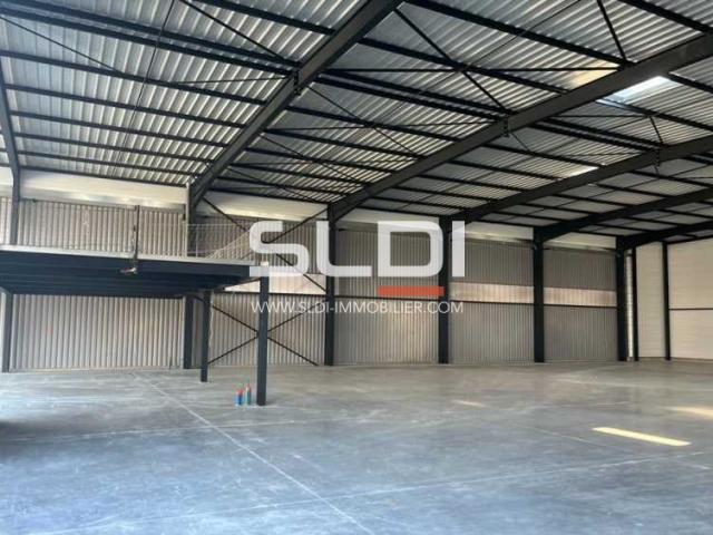 Locaux d'activités A LOUER - AMBERIEUX - 3 198 m²