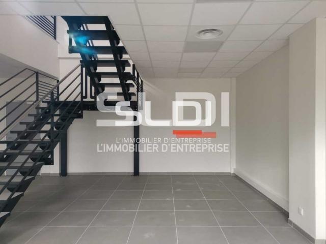 Locaux d'activités A VENDRE - BOURGOIN JALLIEU - 4 792 m²