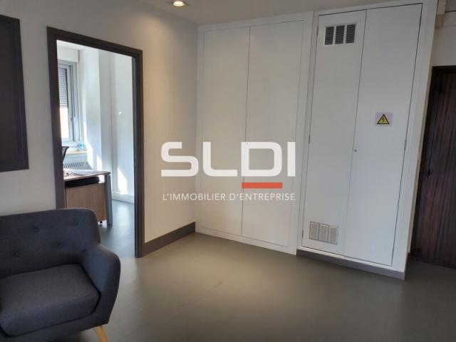 Bureaux A LOUER - TASSIN LA DEMI LUNE - 150 m²