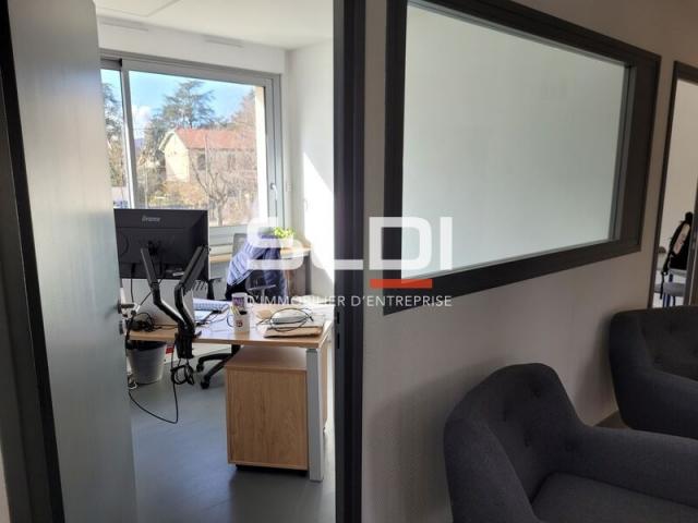 Bureaux A LOUER - TASSIN LA DEMI LUNE - 150 m²