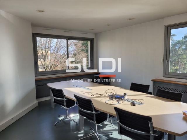 Bureaux A LOUER - TASSIN LA DEMI LUNE - 150 m²