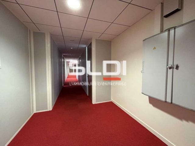 Bureaux A LOUER - SAINT PRIEST - 274 m²