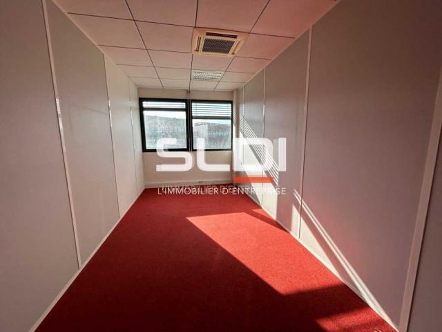 Bureaux A LOUER - SAINT PRIEST - 274 m²