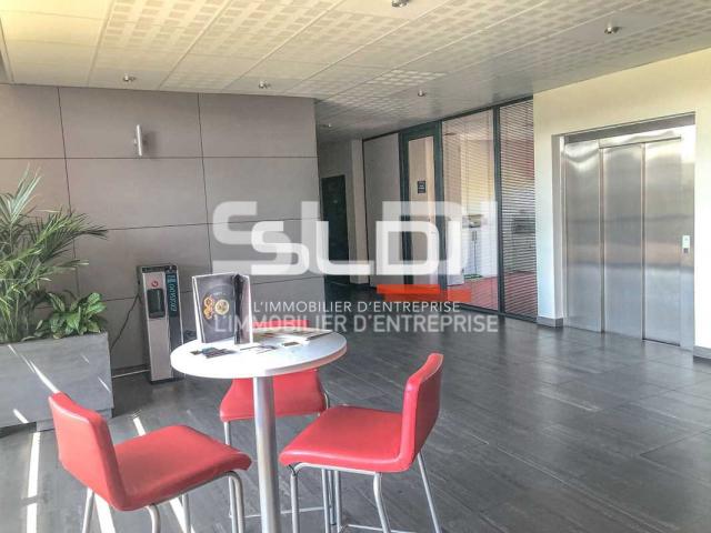 Bureaux A LOUER - SAINT PRIEST - 274 m²