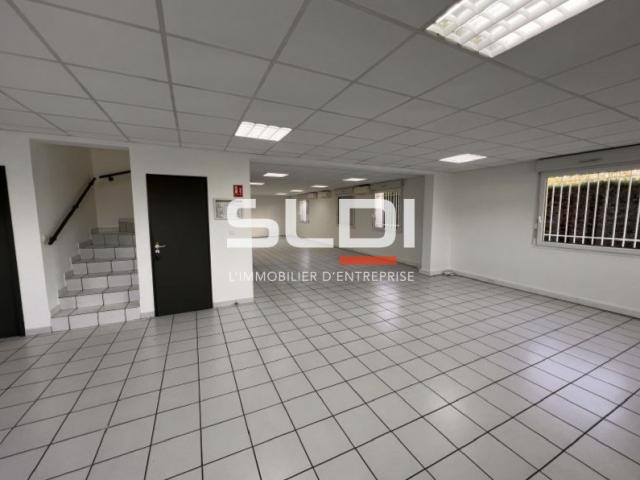 Locaux d'activités A LOUER - VENISSIEUX - 744 m²