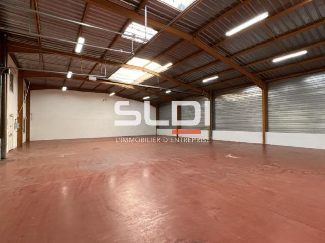 Locaux d'activités A LOUER - VENISSIEUX - 744 m²