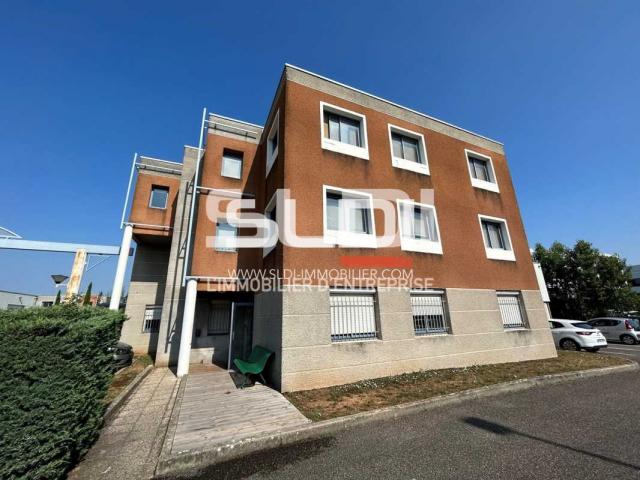 Bureaux A LOUER - CHASSIEU - 166 m²