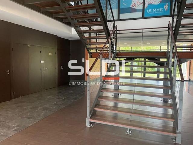 Bureaux A LOUER - SAINT PRIEST - 1 569 m²