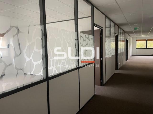 Bureaux A LOUER - SAINT PRIEST - 1 569 m²