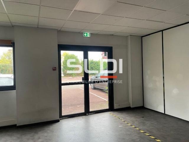 Bureaux A LOUER - SAINT PRIEST - 1 569 m²