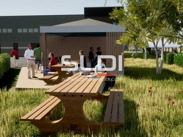 Locaux d'activités A VENDRE OU A LOUER - CLERIEUX - 2 032 m²