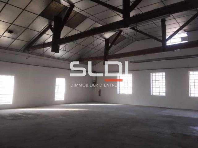 Locaux d'activités A LOUER - FLEURIEU SUR SAONE - 1 500 m²